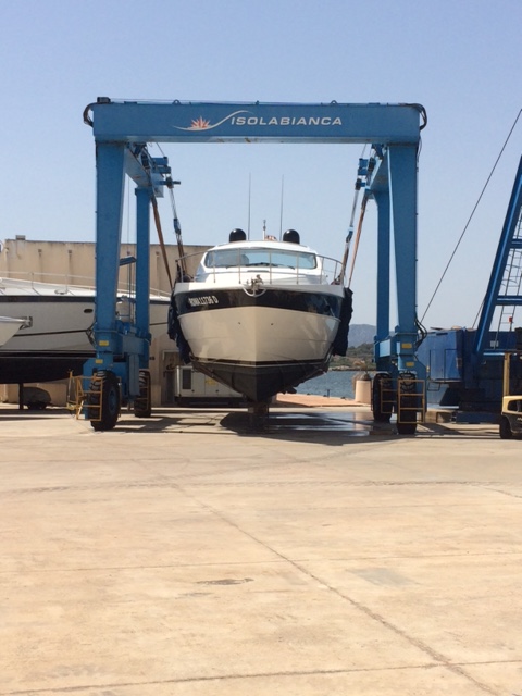 Pulizia eliche_ refitting Olbia (2) Pulizia eliche_ refitting Sardegna