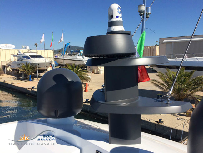 Verniciatura alberino Yacht Pershing 90 Verniciatura alberino Yacht