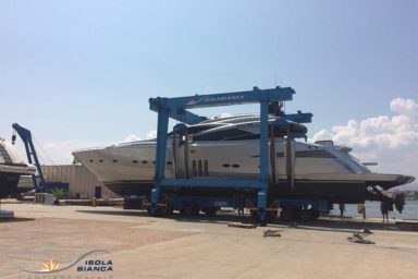 Pershing-Alaggio-Refitting-Yacht Olbia