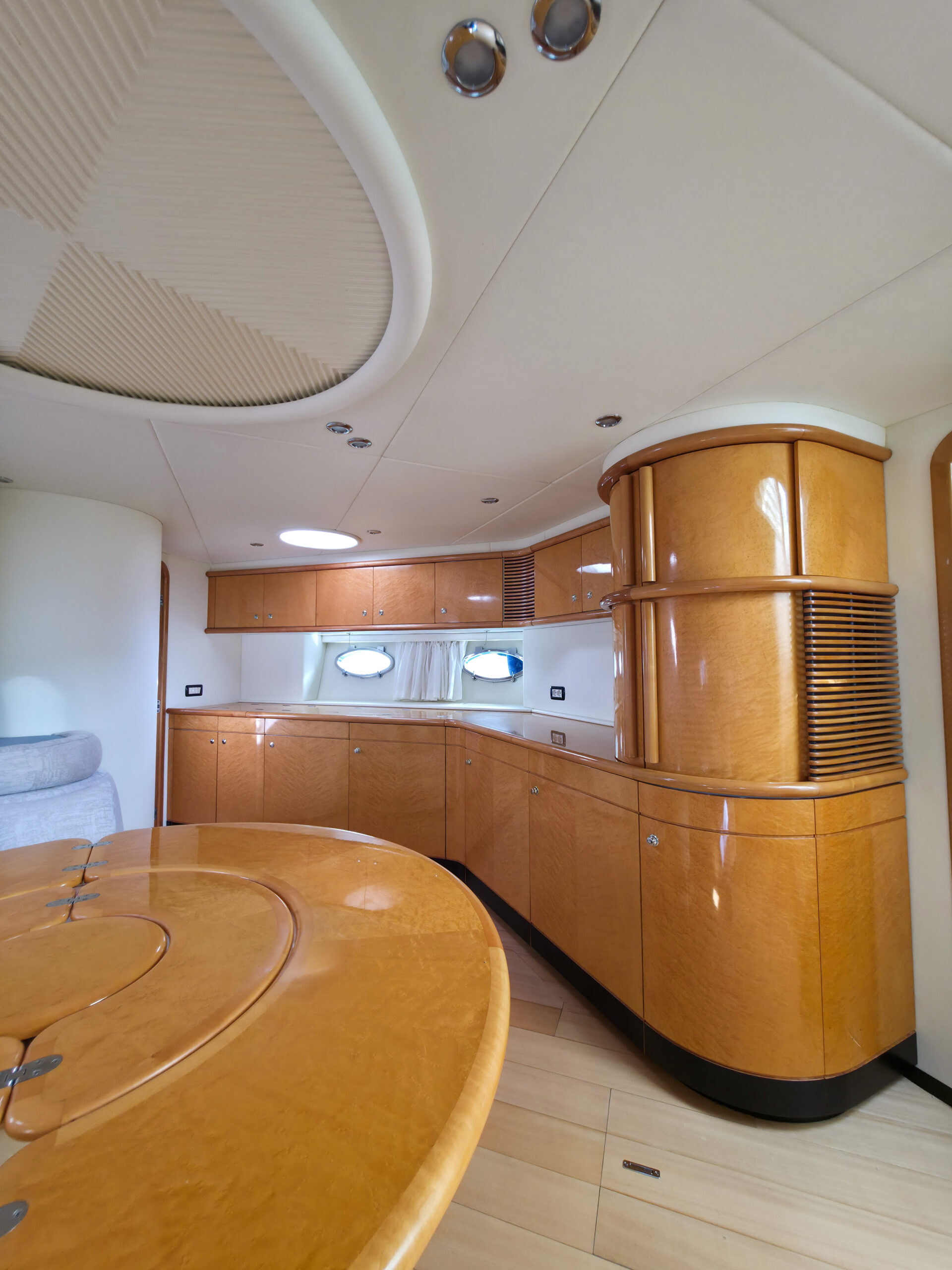 SUNSEEKER PREDATOR 63 1994 - Image 10