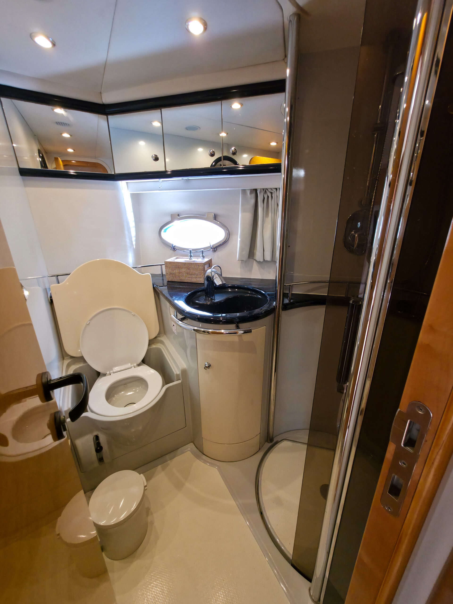SUNSEEKER PREDATOR 63 1994 - Image 12